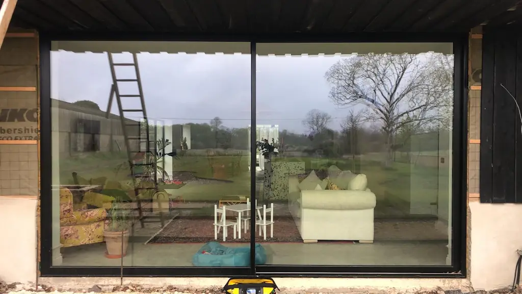 EdgeGlide - Modern Sliding Door